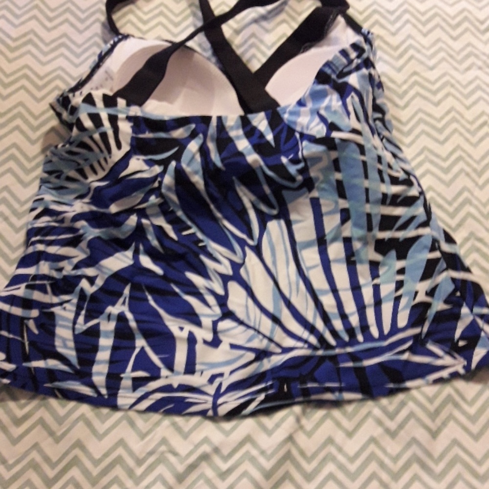 Swimsuit - Picture 4 of 4